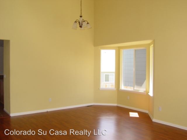 Foto del edificio - 8319 Newbury Way