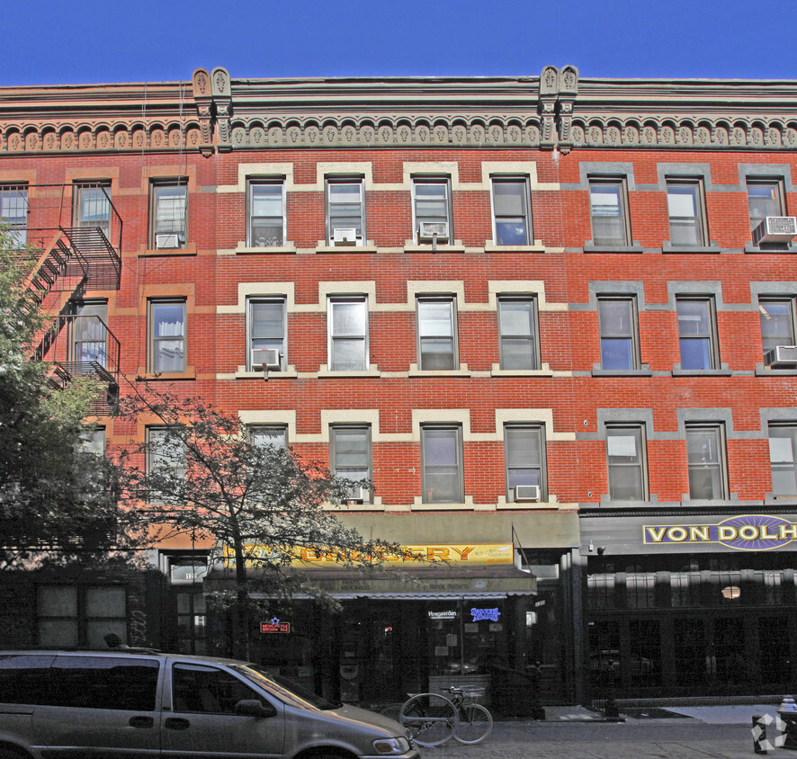 Foto del edificio - 120 Bedford Ave