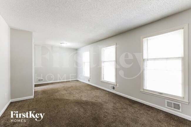 Foto del edificio - 8921 E 90 Terrace