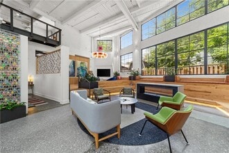 Building Photo - 2048 Fulton Rd