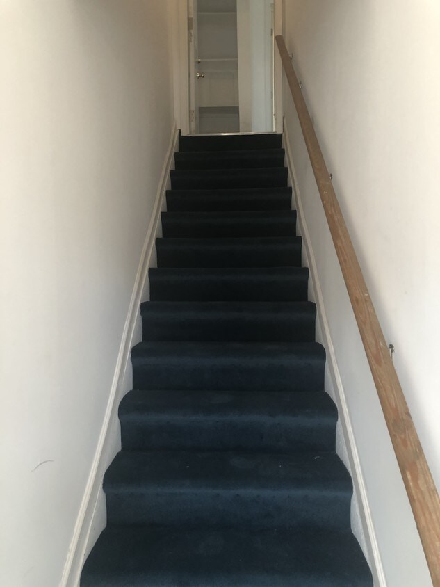 Stairway - 4902 Kershaw St