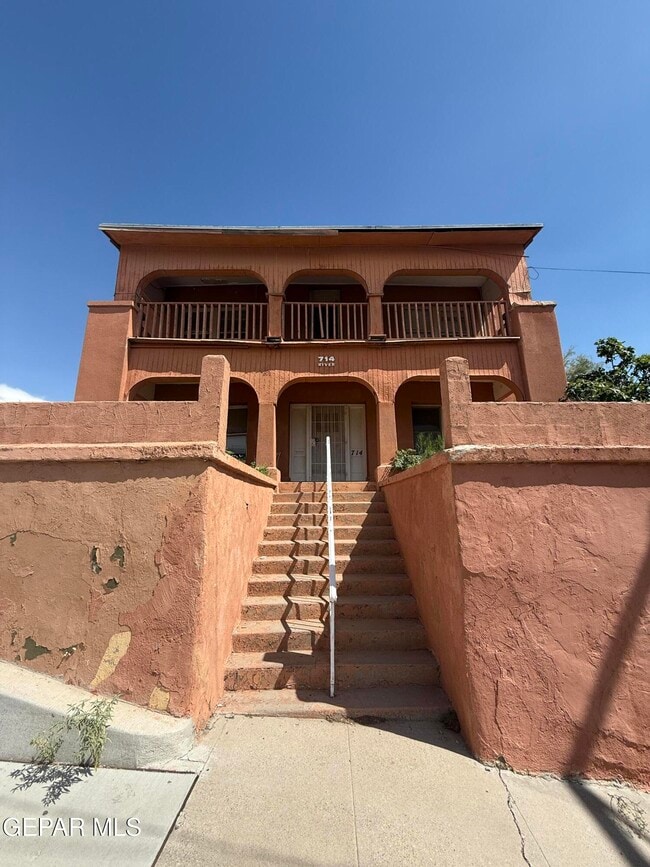 Building Photo - 714 E River Ave
