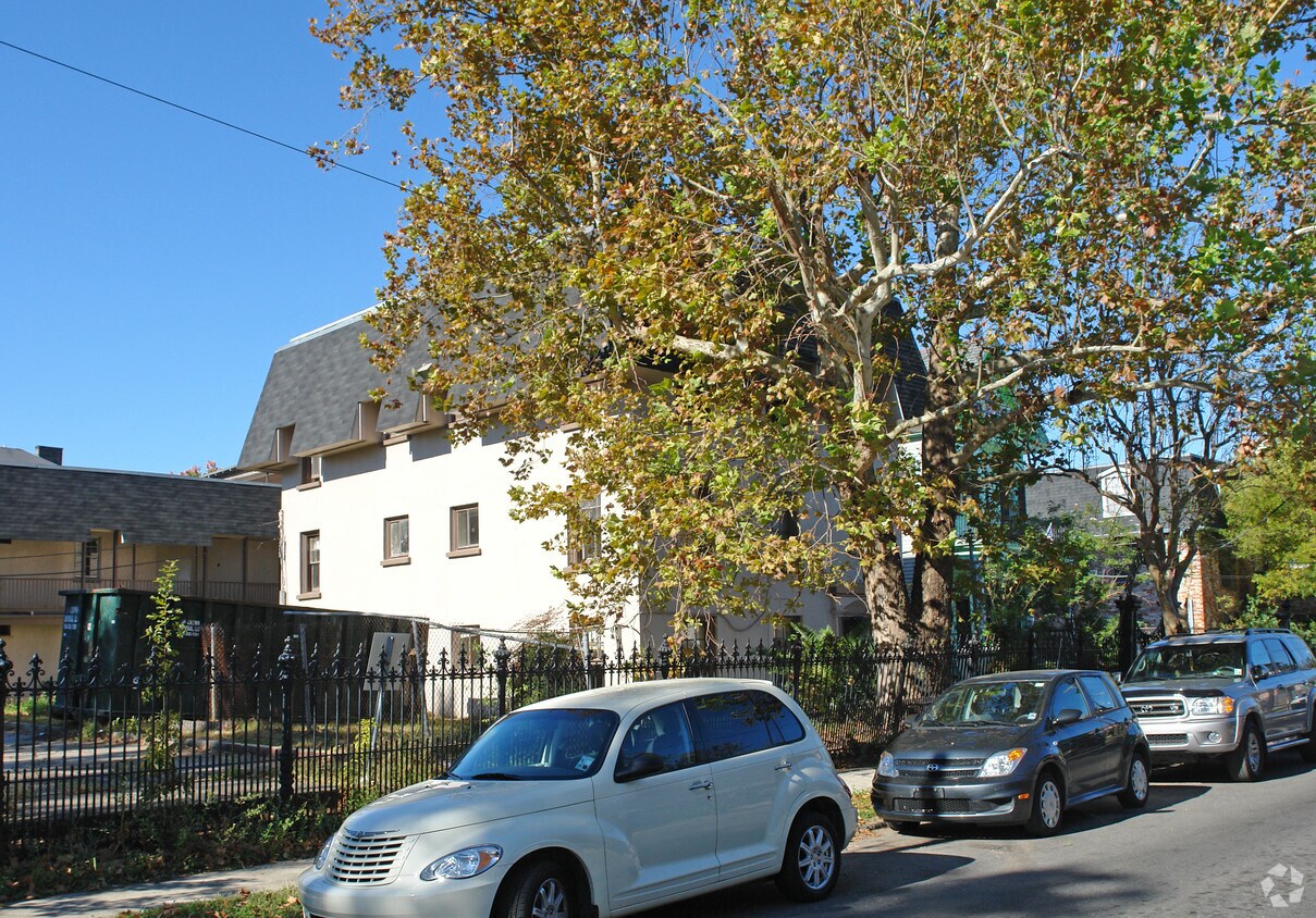 Building Photo - 1410 Saint Andrew St