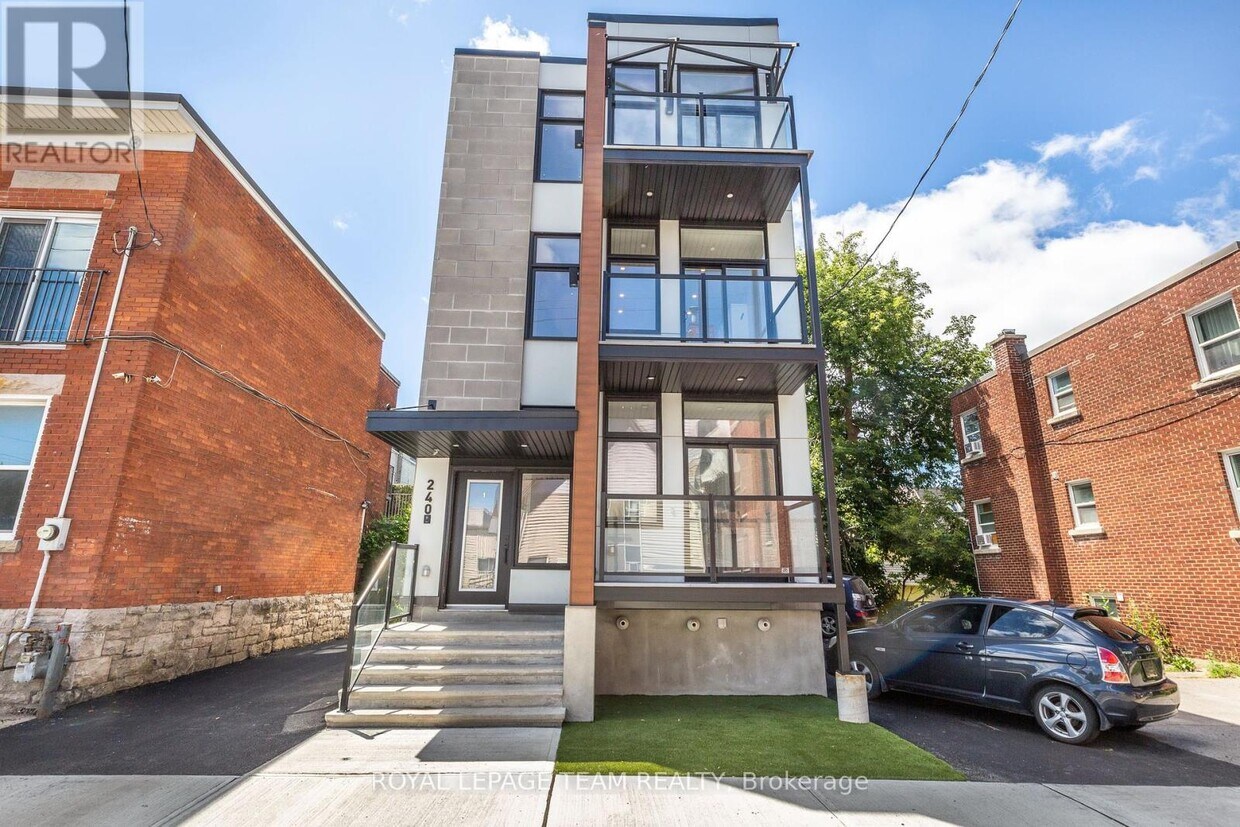 Photo principale - 240-240 Bell St N