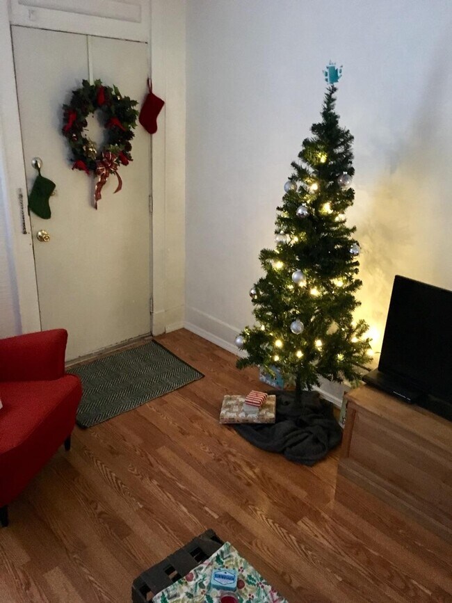 Building Photo - 1206-1 Muriel St