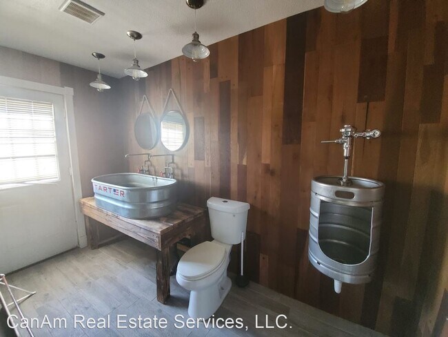 Foto del edificio - 3 br, 2 bath House - E. Shelbourne Ave.