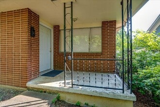 Building Photo - 929 Fortwood St