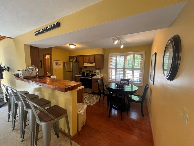 Foto del edificio - 35 Woodland Pines Rd