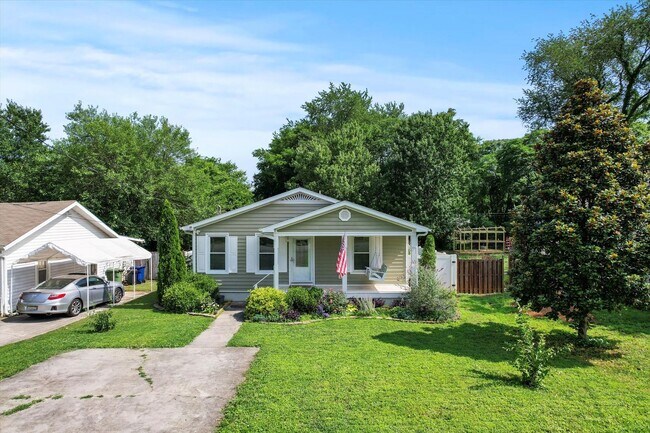 Building Photo - Great location in Five Points Area!