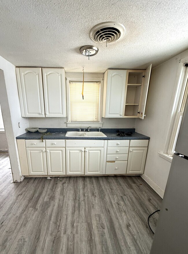 Foto del edificio - 1524 N Summit Ave