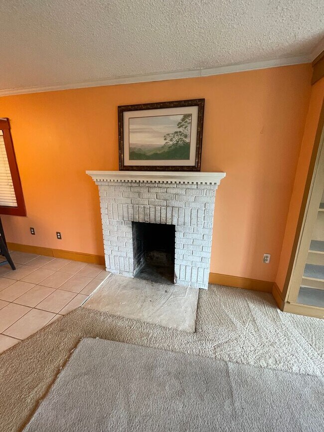 Building Photo - Downtown two bedroom with views