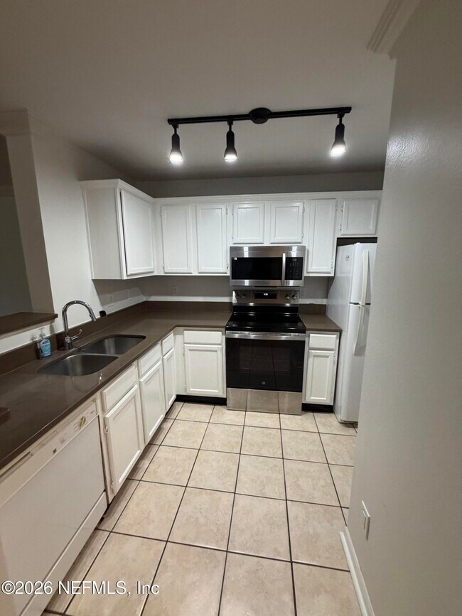 Foto del edificio - 7701 Timberlin Park Blvd
