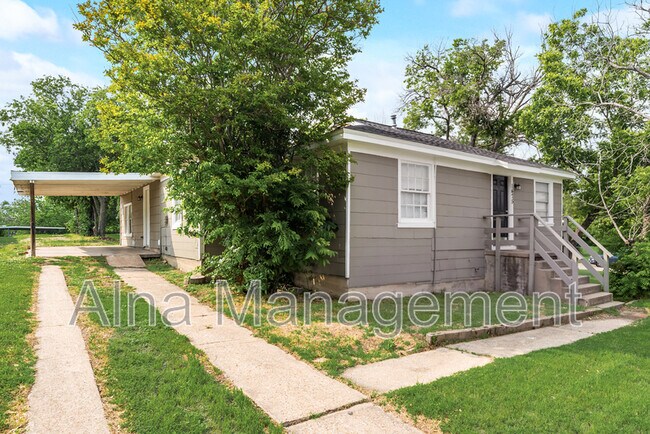 Building Photo - 1475 Westwick Dr