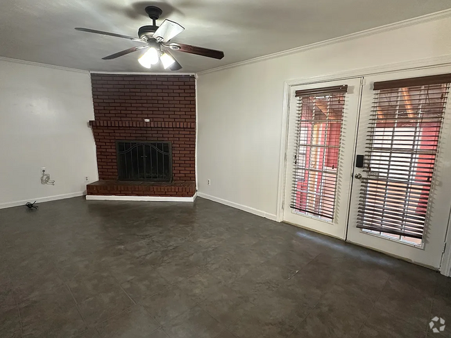 Building Photo - 3511 Blue Springs Rd