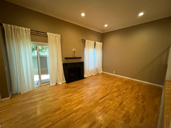 Photo - 2005 W Culver Avenue #3 Townhome