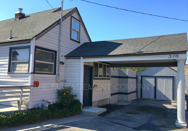 Foto del edificio - 576 Addison Ave W