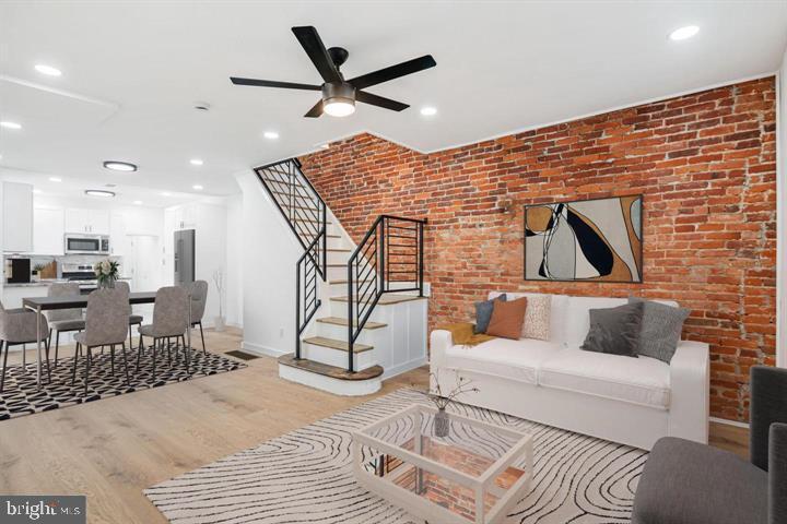 Foto principal - 921 S Alden St