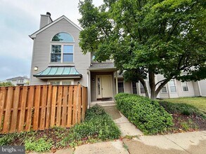 Building Photo - 2206 Brookhaven Dr