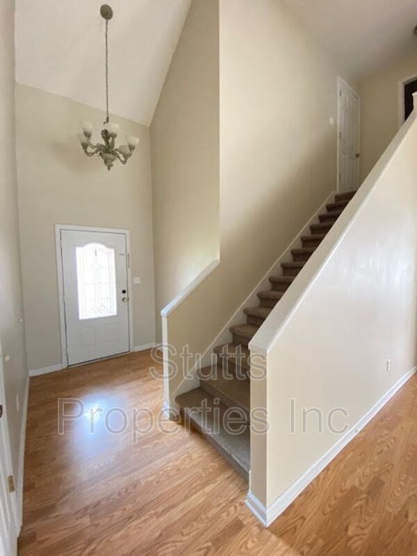 Building Photo - 20 Malibu Ln