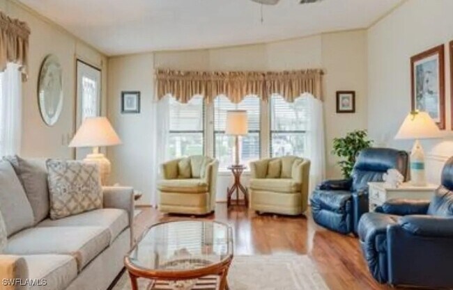 Foto del edificio - 624 Sunset Ln