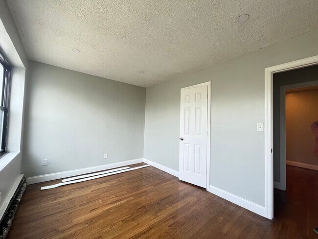 130 Chancellor Ave 5D - 120 Chancellor Ave