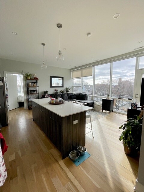 Foto del edificio - 3334 N Southport Ave