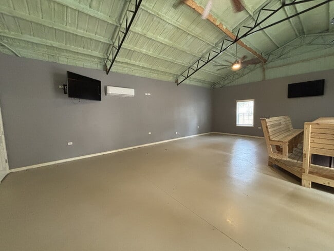 Building Photo - Studio Apartment FOR RENT in Dothan, AL!