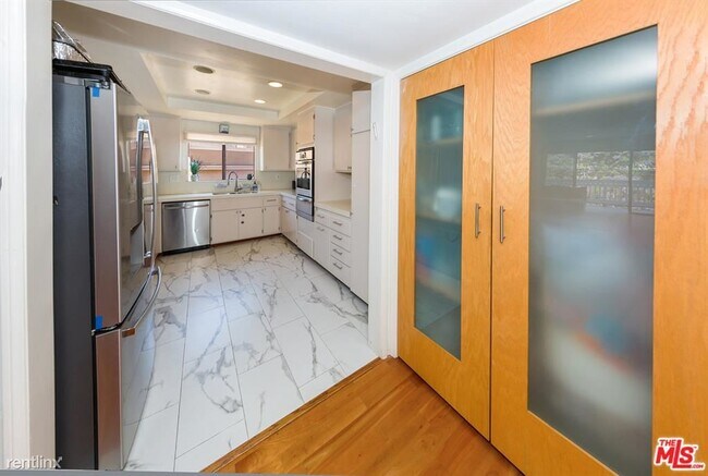 Foto del edificio - 2 br, 2 bath House - 1310 Roxbury Dr Apt 302