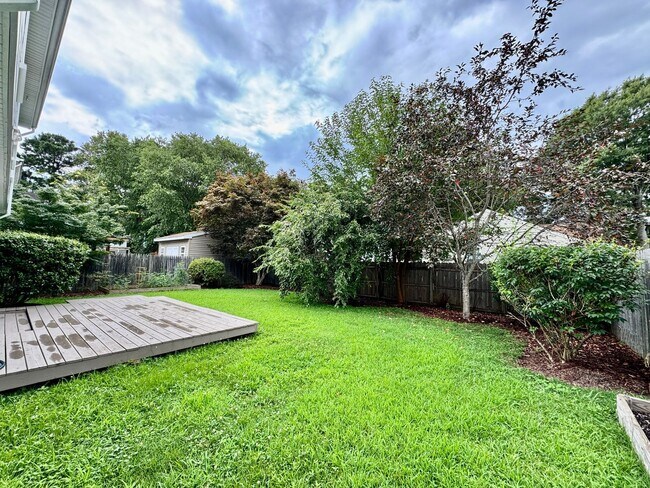 Foto del edificio - Ready 06-25-26! 4-Bedroom Home in Ocean Lakes! Nearby Bases - Fenced Backyard - Attached Garage!
