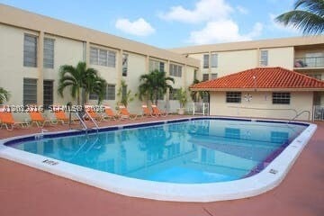 Foto del edificio - 6195 NW 186th St