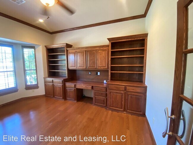 Building Photo - 4 br, 3.5 bath House - 16804 BRADBURY CIRCLE