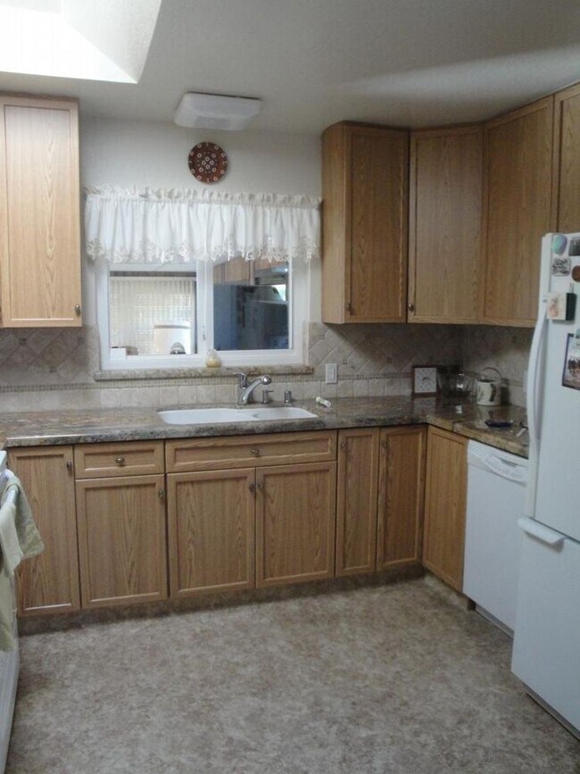 Building Photo - 1308 Rosalie Dr