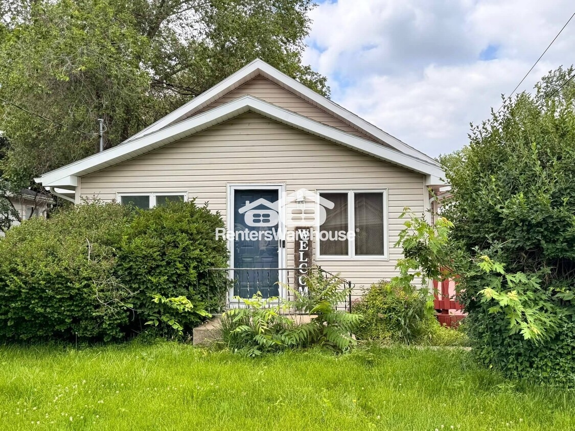 Primary Photo - 612 E Hughes Ave