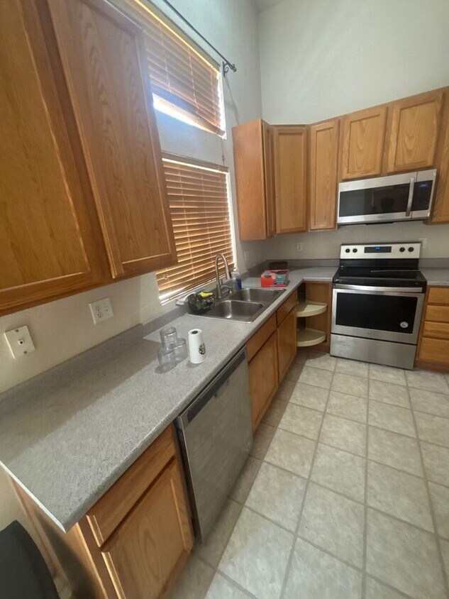 Foto del edificio - 3 bed, 3 bath COMING SOON in Thornton