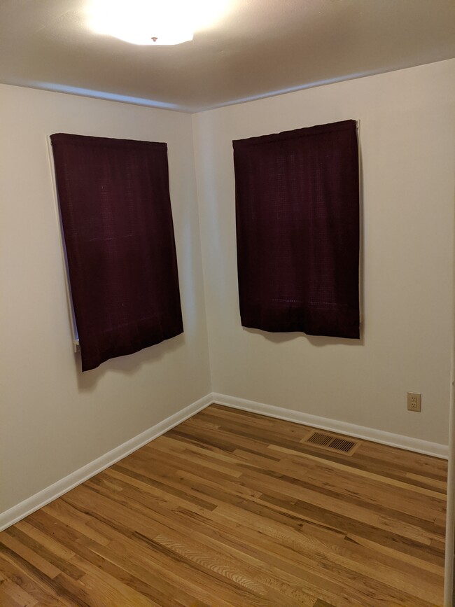 bed 2 - 5893 Wadsworth Blvd
