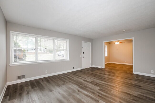 Foto del edificio - 627 Grayson Pkwy
