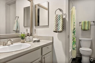 Building Photo - The Enclave at Bear Creek