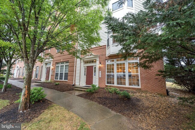 Foto del edificio - 5722 Callcott Way