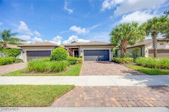 Building Photo - 7638 Jacaranda Ln