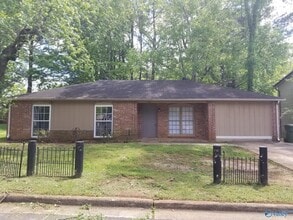 Building Photo - 3907 Grunden Dr SW