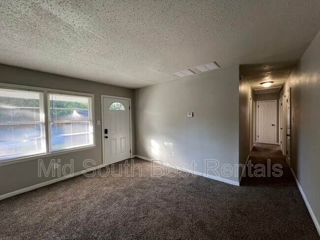 Building Photo - 1506 Sparks Cove