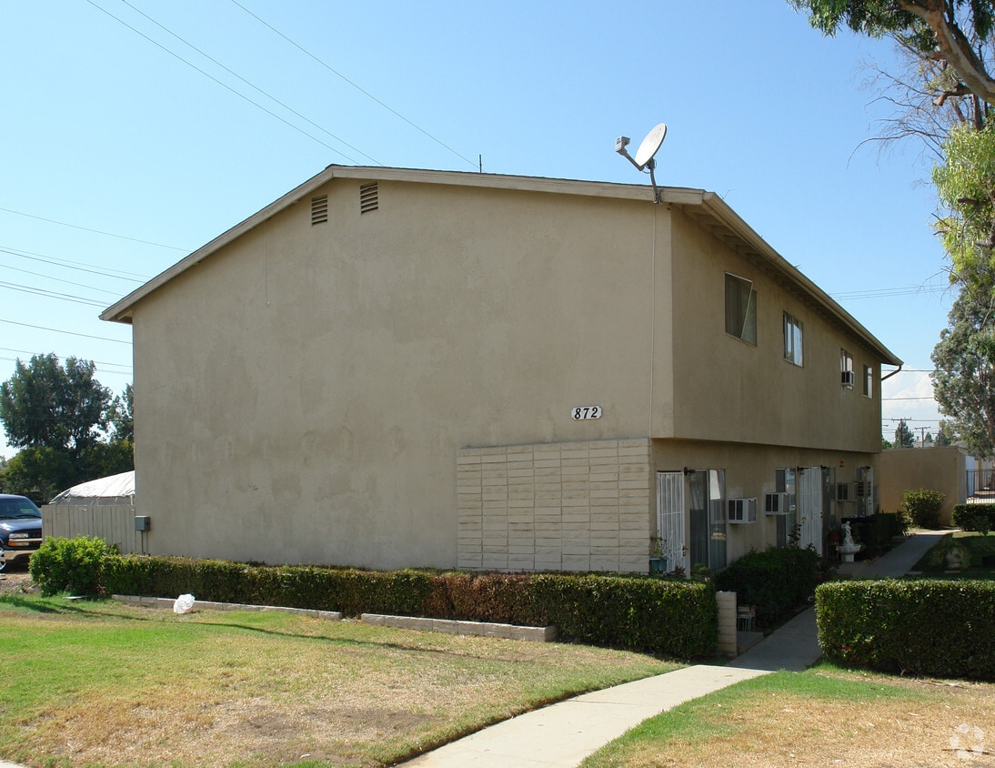 Primary Photo - 872 N Cota St