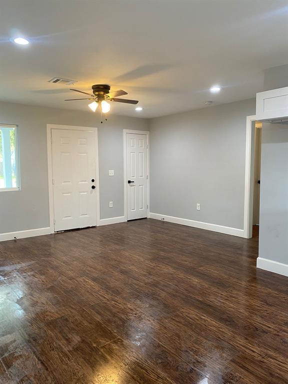 Building Photo - 5502 Heron Dr