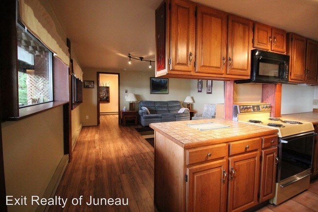 Building Photo - 1 br, 1 bath House - 19051 Glacier Hwy