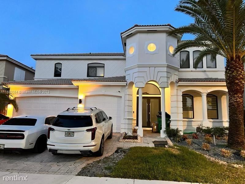 Primary Photo - 5 br, 3 bath House - 20431 SW 87th Ct