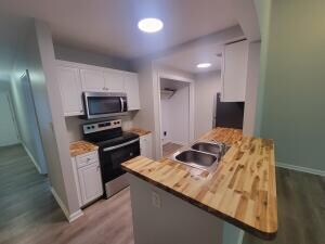 Building Photo - 410 Wilcox Pl