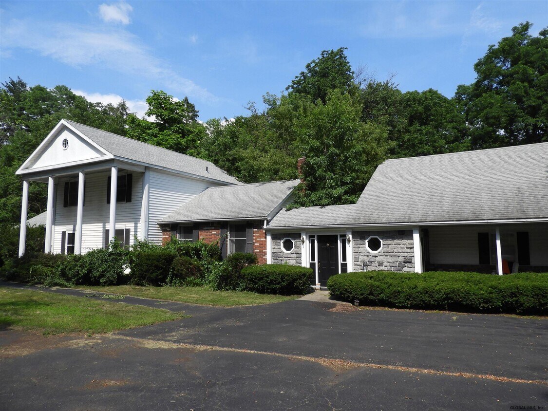 Foto principal - 401 Loudon Rd
