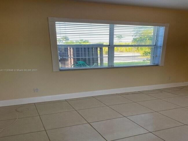 Foto del edificio - 9000 SW 137th St