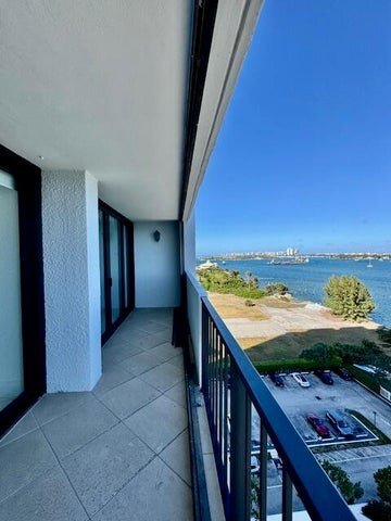 Foto del edificio - 5600 N Flagler Dr
