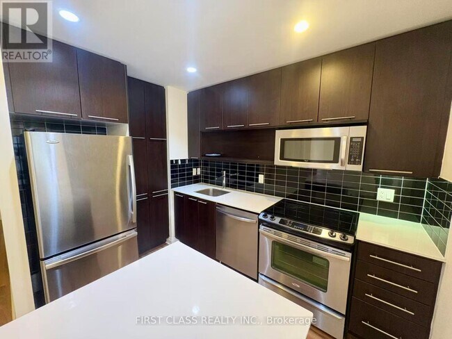 Building Photo - 100 Harrison Garden Blvd